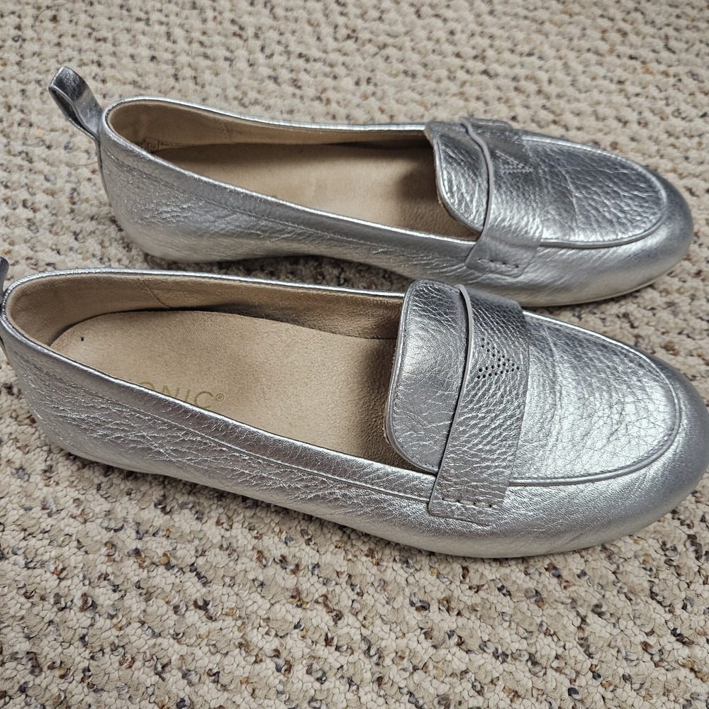 Vionic Orthopedic Loafers Women's 8.5 Silver Leather Comfort Tessa Flat